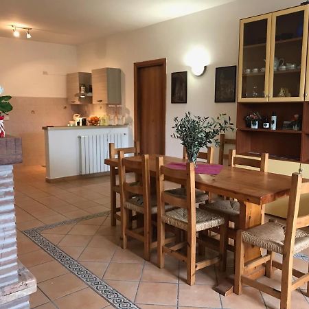 La Casa Di Demetra. Un Paradiso Tra Gli Olivi. Montecchio  Екстер'єр фото