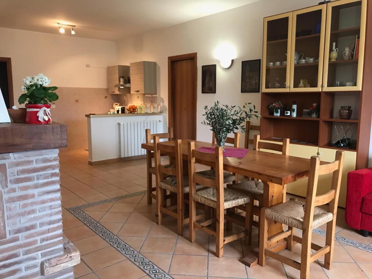 La Casa Di Demetra. Un Paradiso Tra Gli Olivi. Montecchio  Екстер'єр фото